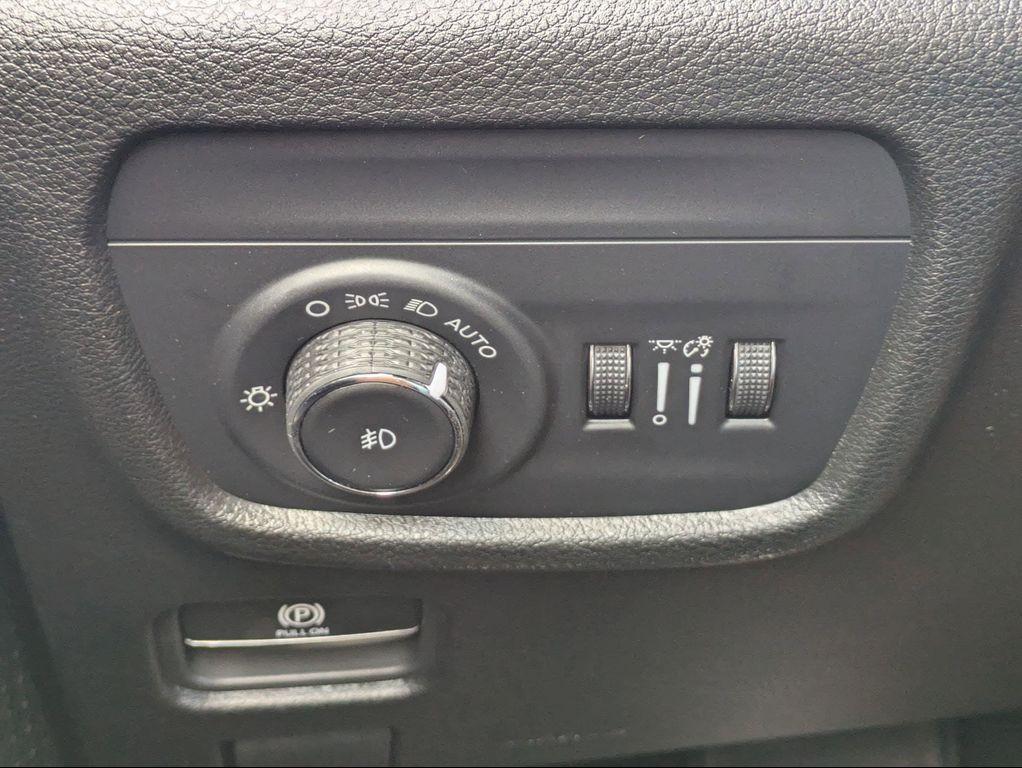 new 2025 Jeep Grand Cherokee car, priced at $47,032