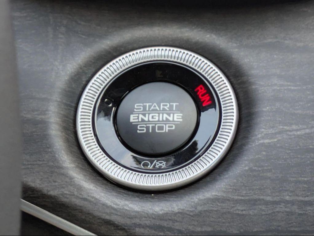 new 2025 Jeep Grand Cherokee car, priced at $47,032