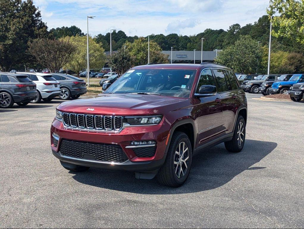 new 2025 Jeep Grand Cherokee car, priced at $47,032