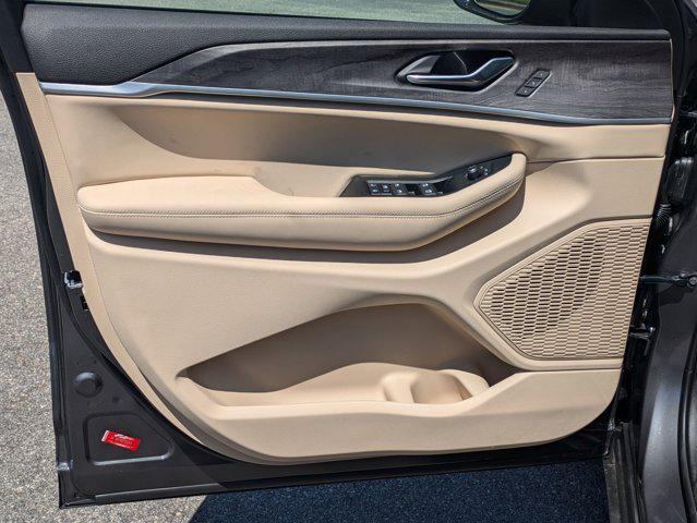 new 2025 Jeep Grand Cherokee car, priced at $48,357
