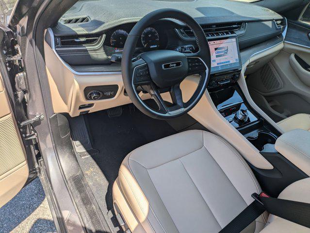 new 2025 Jeep Grand Cherokee car, priced at $48,357