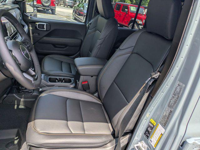 new 2025 Jeep Gladiator car, priced at $49,304
