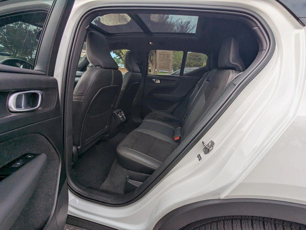 used 2021 Volvo XC40 car, priced at $21,977