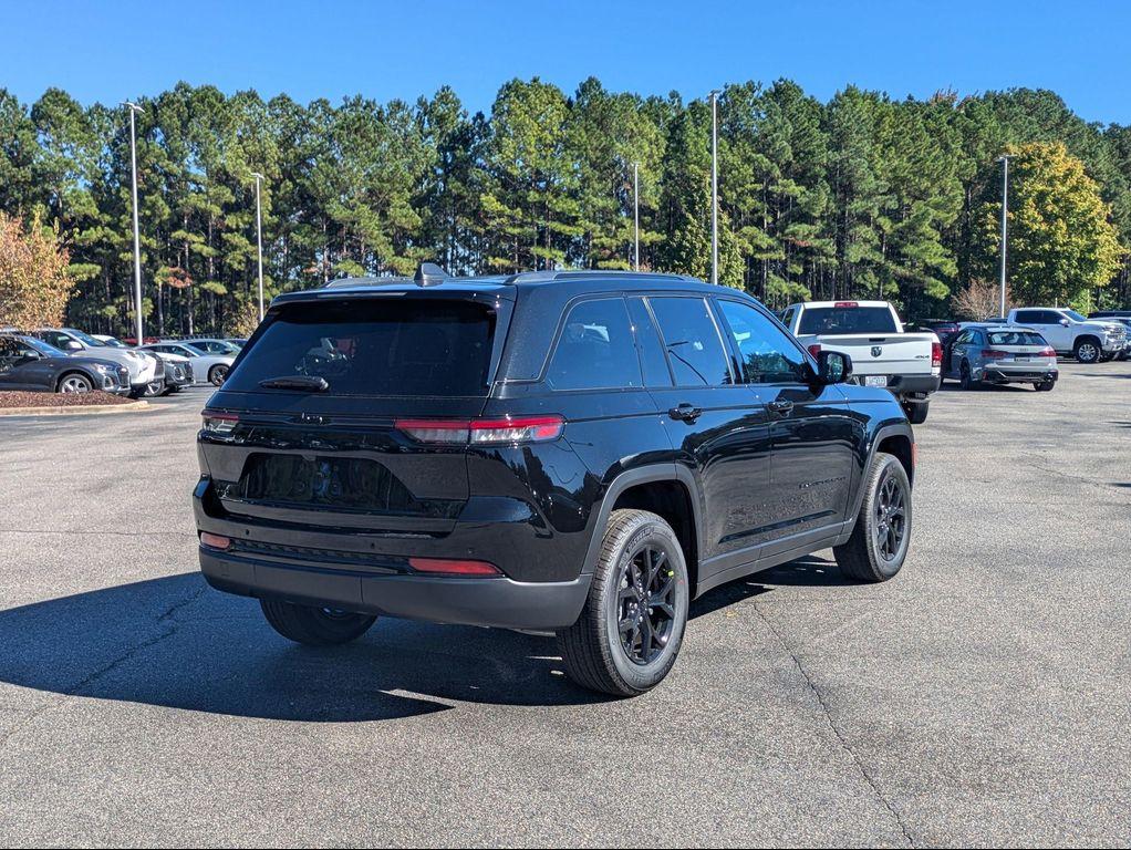 new 2025 Jeep Grand Cherokee car, priced at $43,708