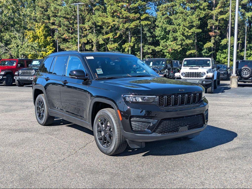 new 2025 Jeep Grand Cherokee car, priced at $43,708