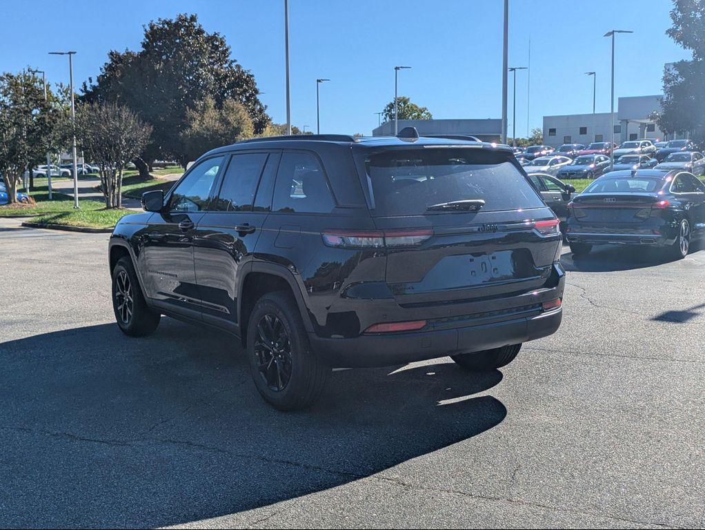 new 2025 Jeep Grand Cherokee car, priced at $43,708