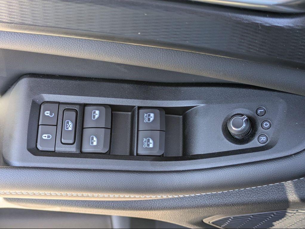 new 2025 Jeep Grand Cherokee car, priced at $43,708