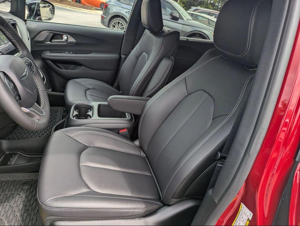 new 2026 Chrysler Pacifica car, priced at $44,017