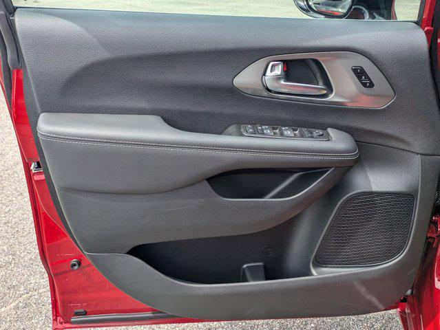 new 2026 Chrysler Pacifica car, priced at $44,352