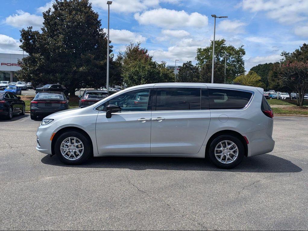 new 2026 Chrysler Pacifica car, priced at $41,968