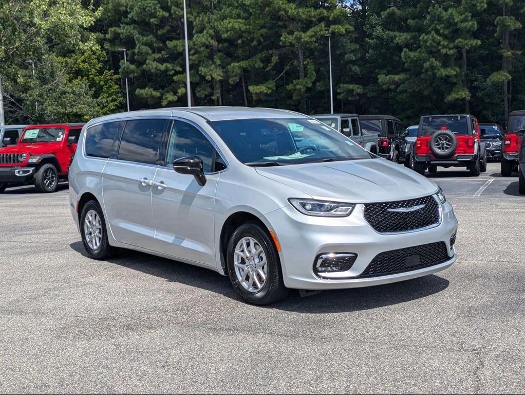 new 2026 Chrysler Pacifica car, priced at $41,968