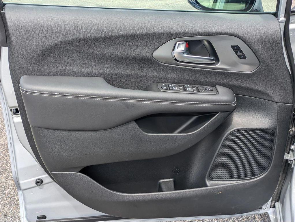 new 2026 Chrysler Pacifica car, priced at $41,968
