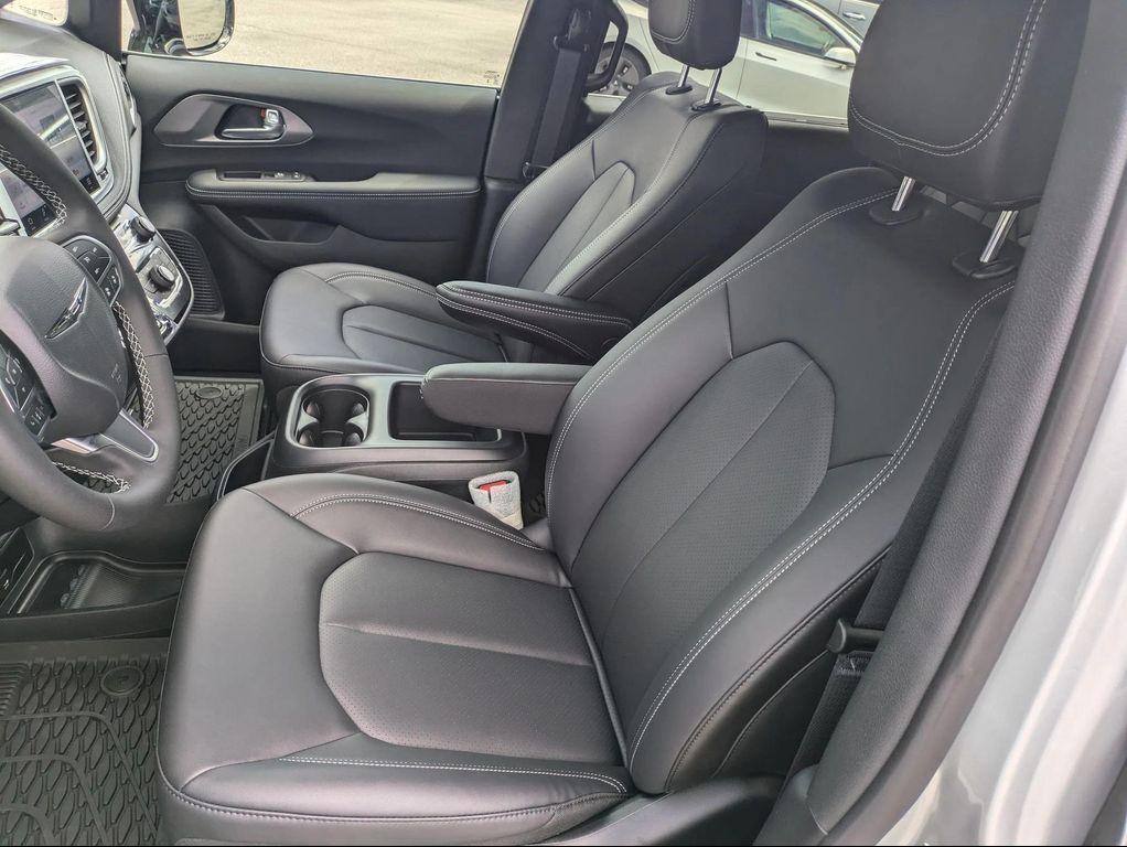new 2026 Chrysler Pacifica car, priced at $41,968