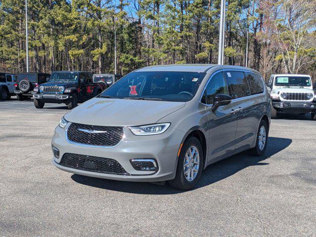 new 2025 Chrysler Pacifica car, priced at $46,763