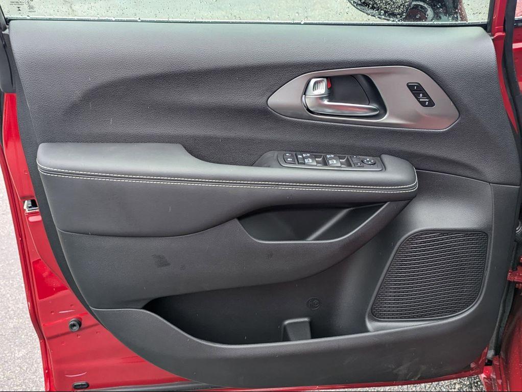 new 2026 Chrysler Pacifica car, priced at $42,212