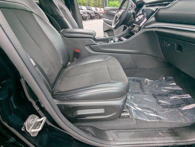 used 2024 Jeep Grand Cherokee car, priced at $36,977