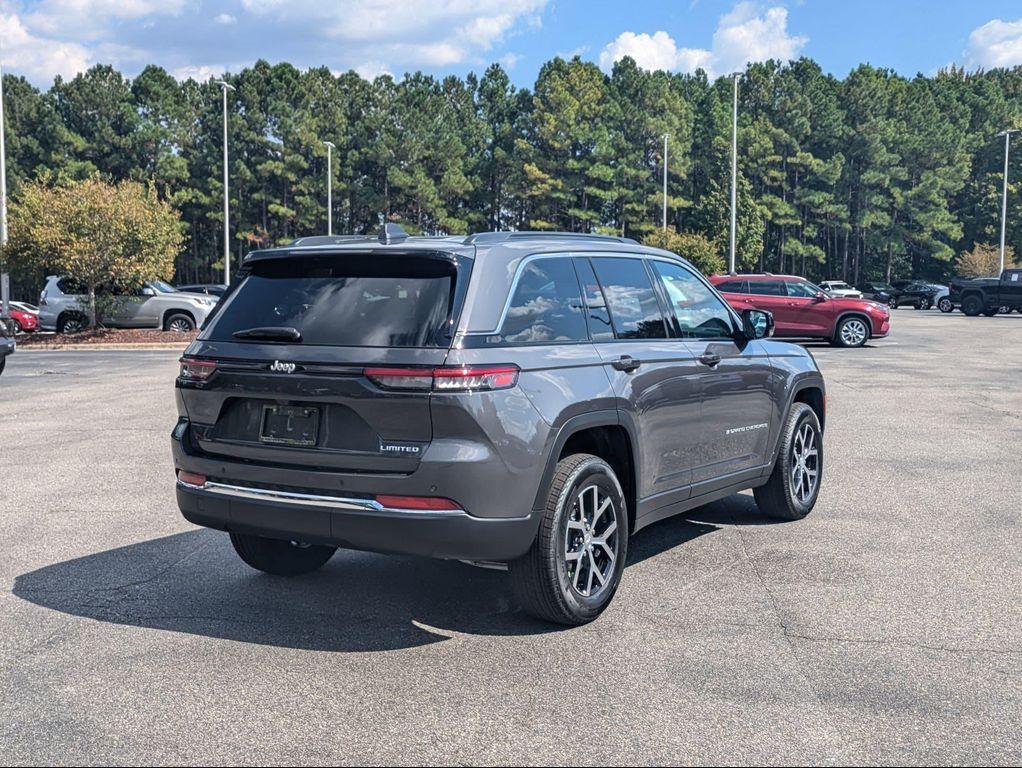 new 2025 Jeep Grand Cherokee car, priced at $44,134