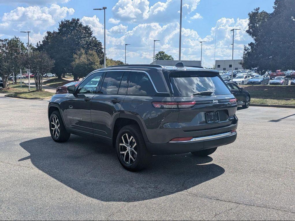 new 2025 Jeep Grand Cherokee car, priced at $44,134
