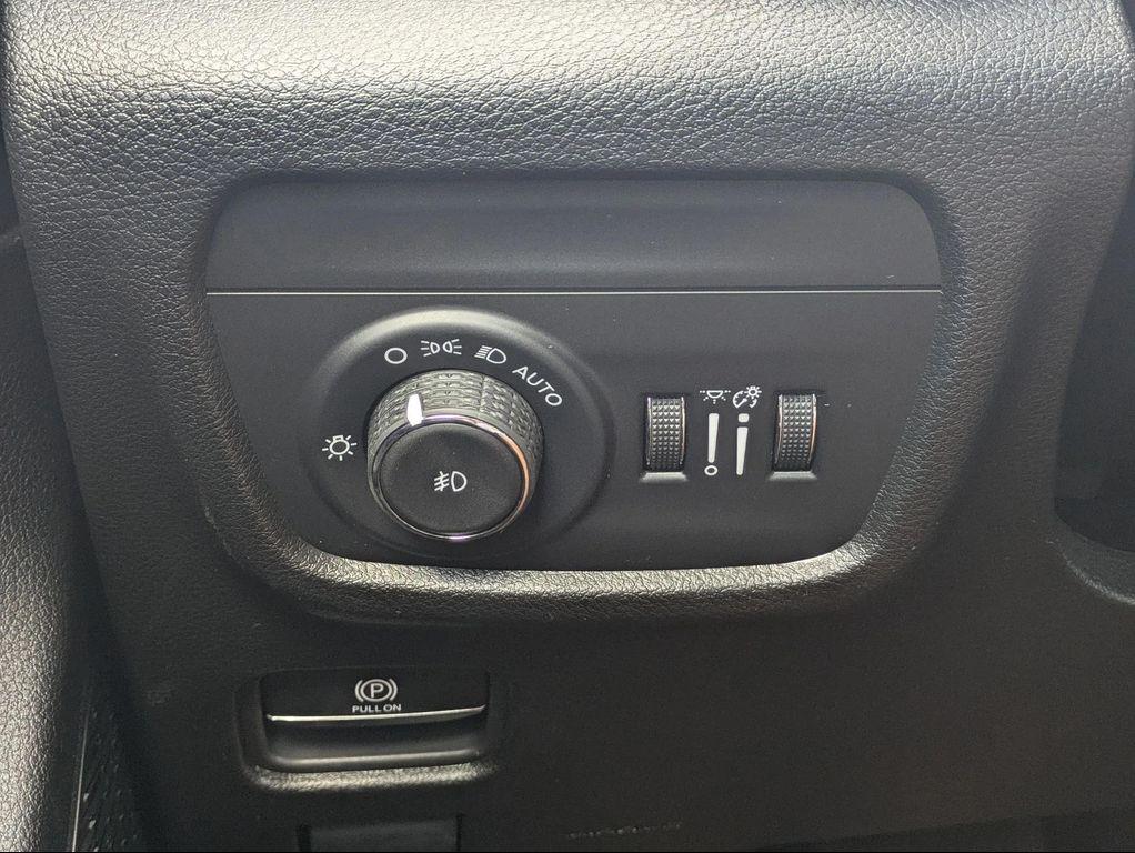 new 2025 Jeep Grand Cherokee car, priced at $44,134