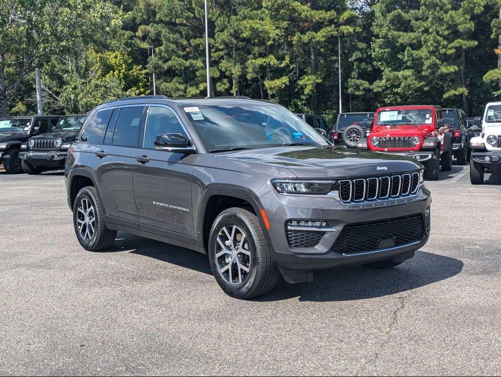 new 2025 Jeep Grand Cherokee car, priced at $44,134