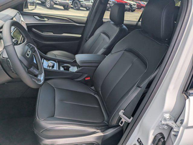 new 2025 Jeep Grand Cherokee car, priced at $50,094