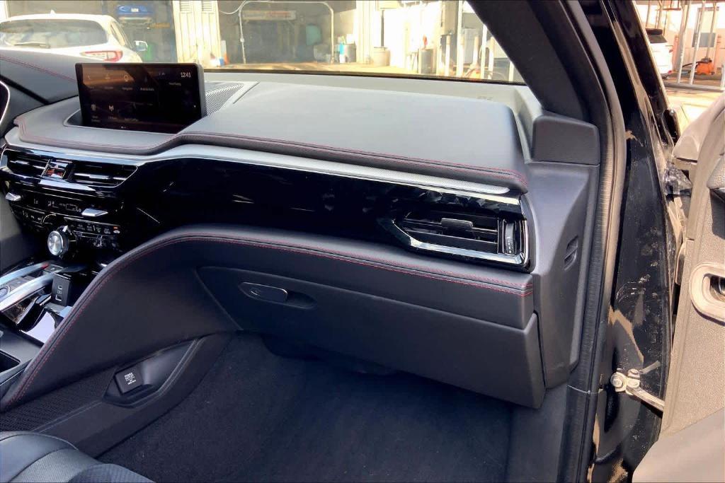 used 2022 Acura MDX car, priced at $38,495