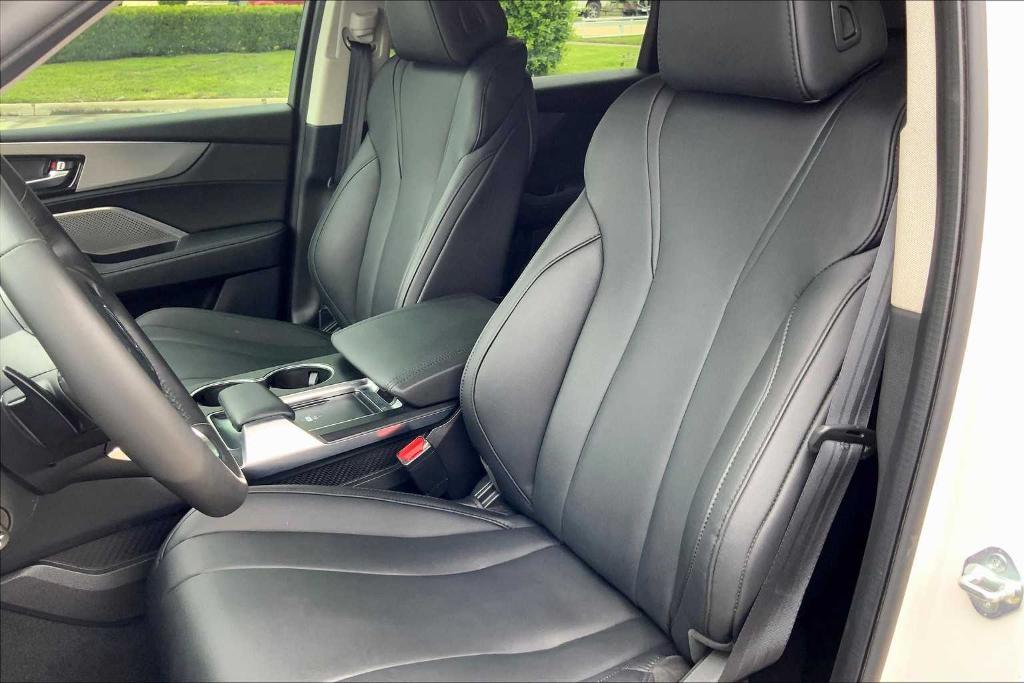 used 2024 Acura MDX car, priced at $41,995