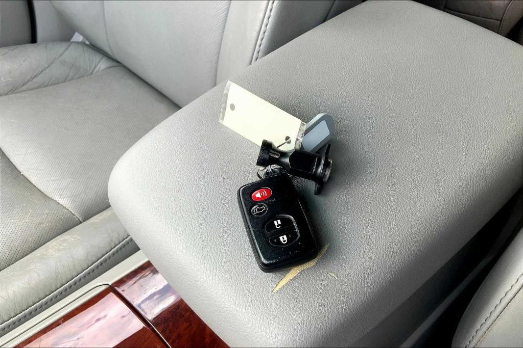 used 2011 Toyota Highlander car, priced at $10,995