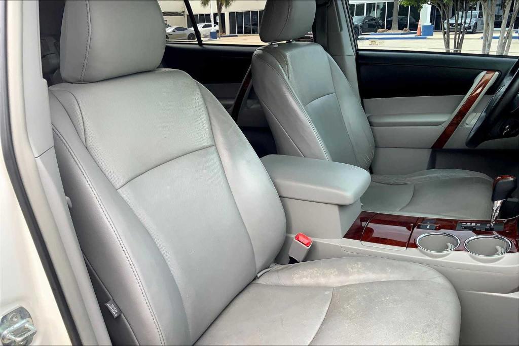 used 2011 Toyota Highlander car, priced at $10,995