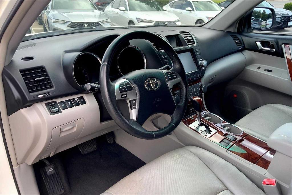 used 2011 Toyota Highlander car, priced at $10,995