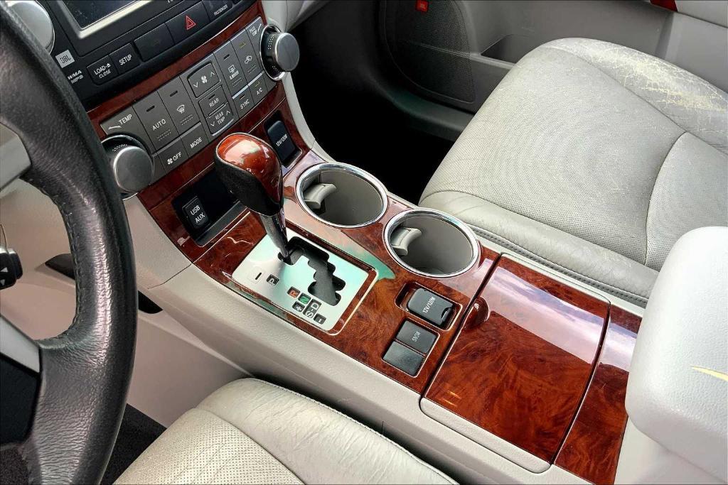used 2011 Toyota Highlander car, priced at $10,995