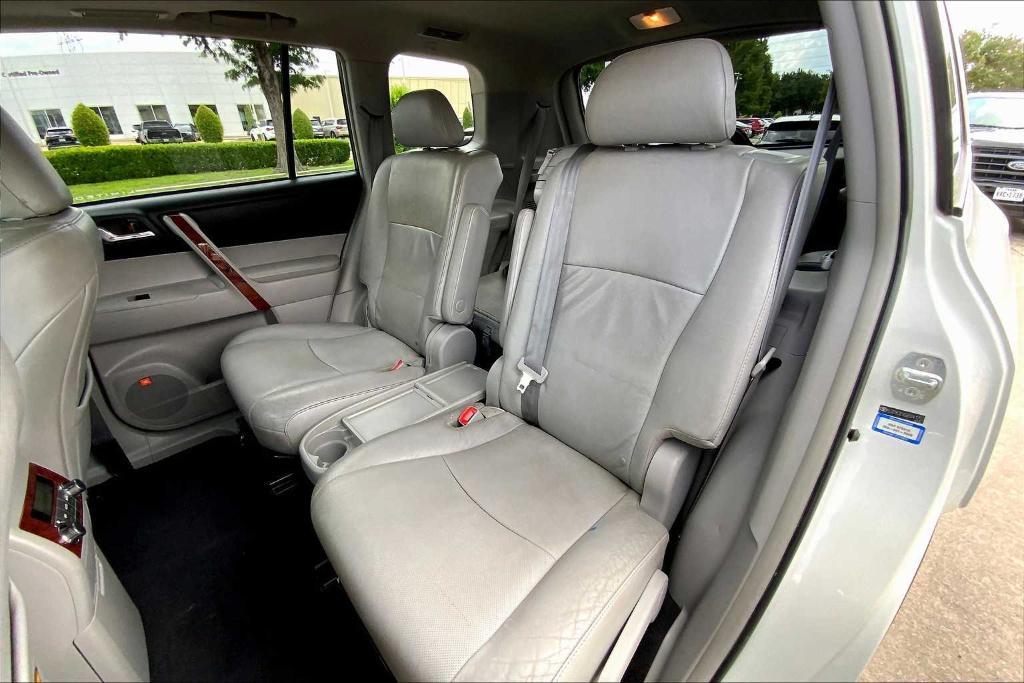 used 2011 Toyota Highlander car, priced at $10,995