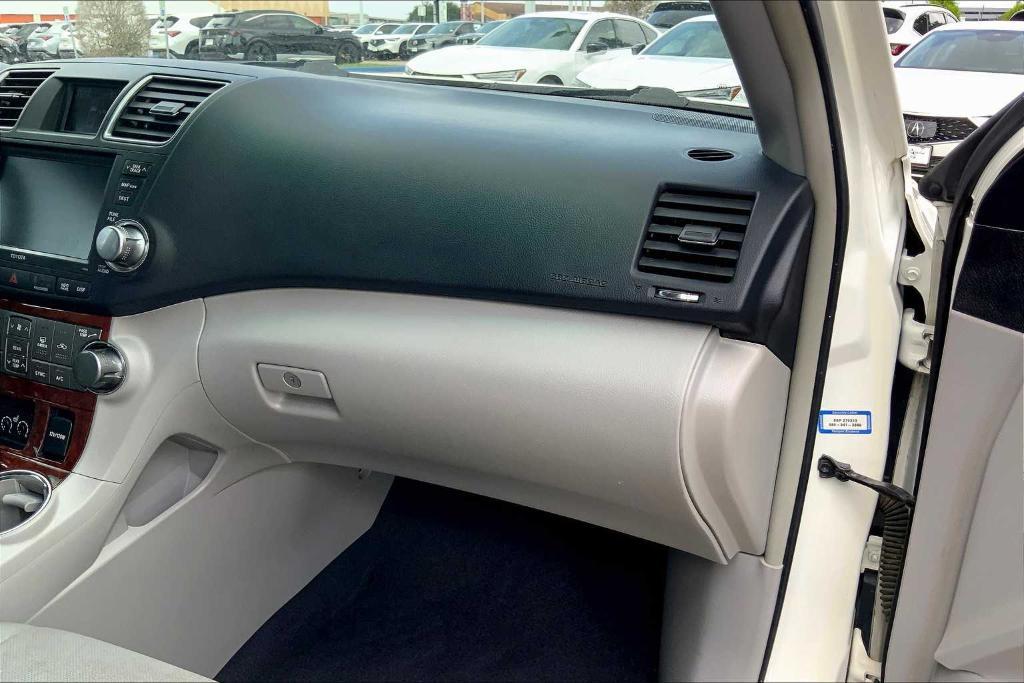 used 2011 Toyota Highlander car, priced at $10,995