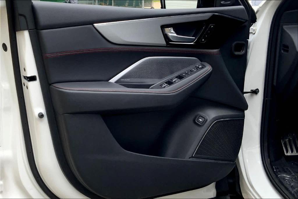 new 2025 Acura MDX car, priced at $70,250