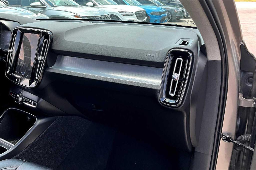 used 2022 Volvo XC40 car, priced at $22,495