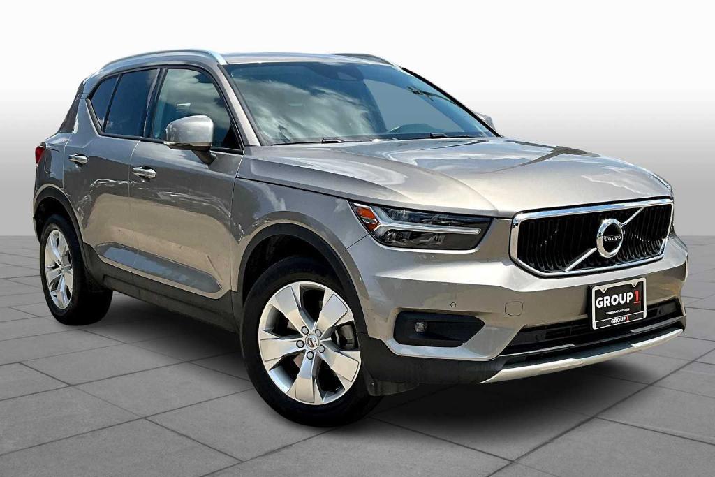 used 2022 Volvo XC40 car, priced at $22,495