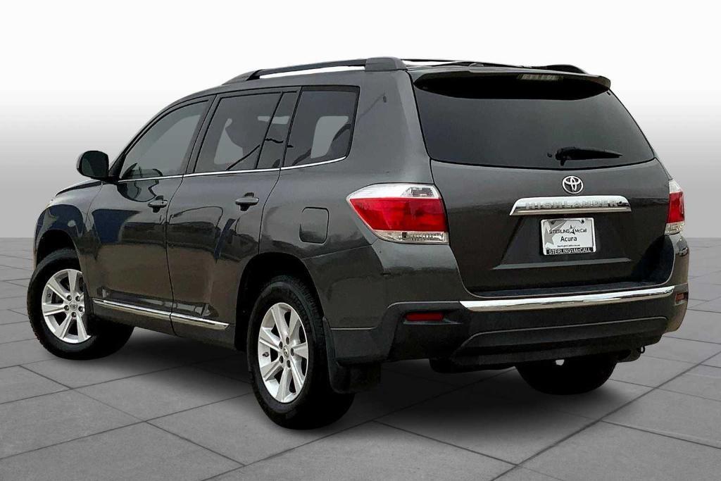 used 2013 Toyota Highlander car, priced at $10,995