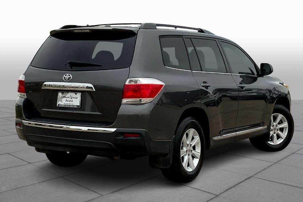 used 2013 Toyota Highlander car, priced at $10,995