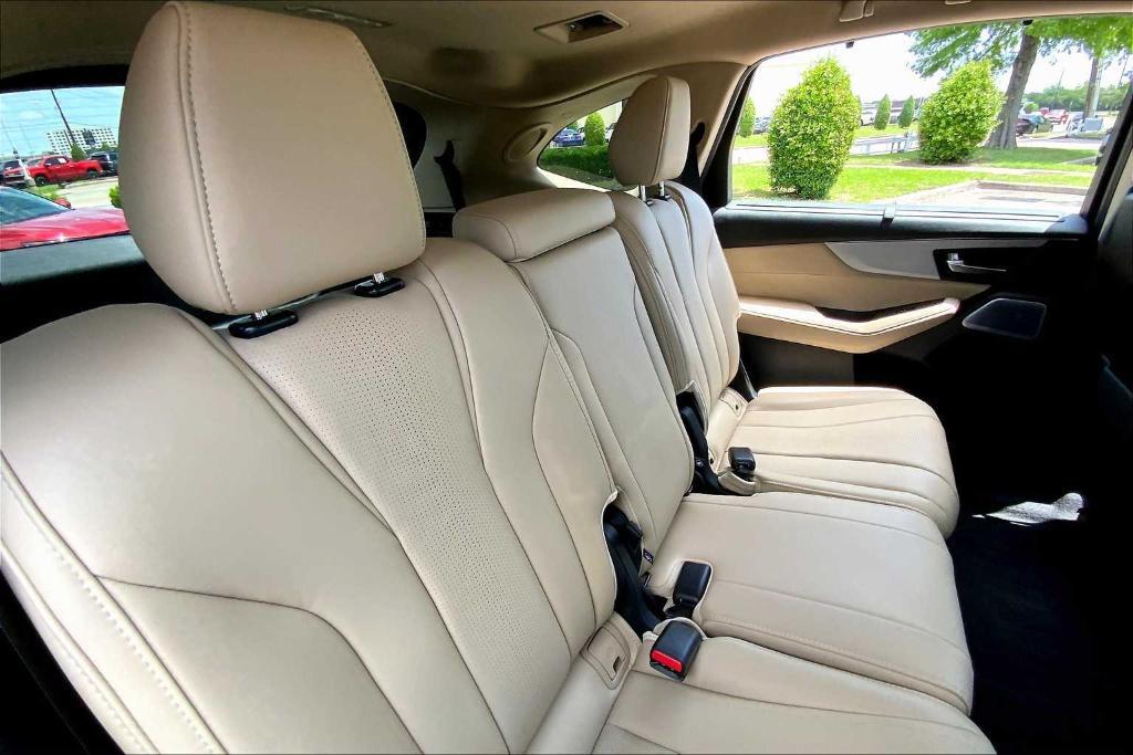 used 2025 Acura MDX car, priced at $50,994