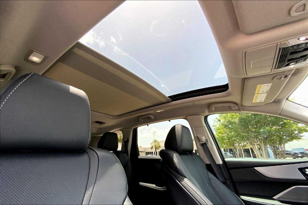used 2024 Acura MDX car, priced at $38,995