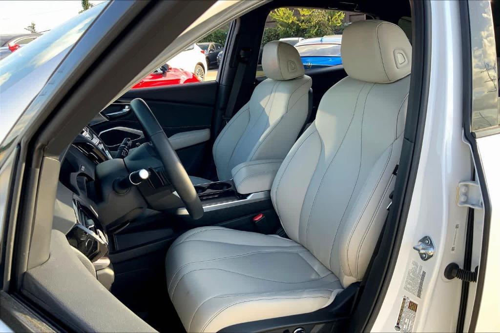 used 2025 Acura RDX car, priced at $40,995