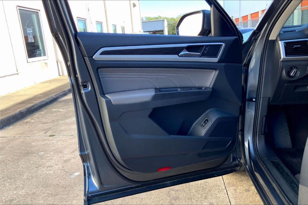 used 2022 Volkswagen Atlas car, priced at $25,995