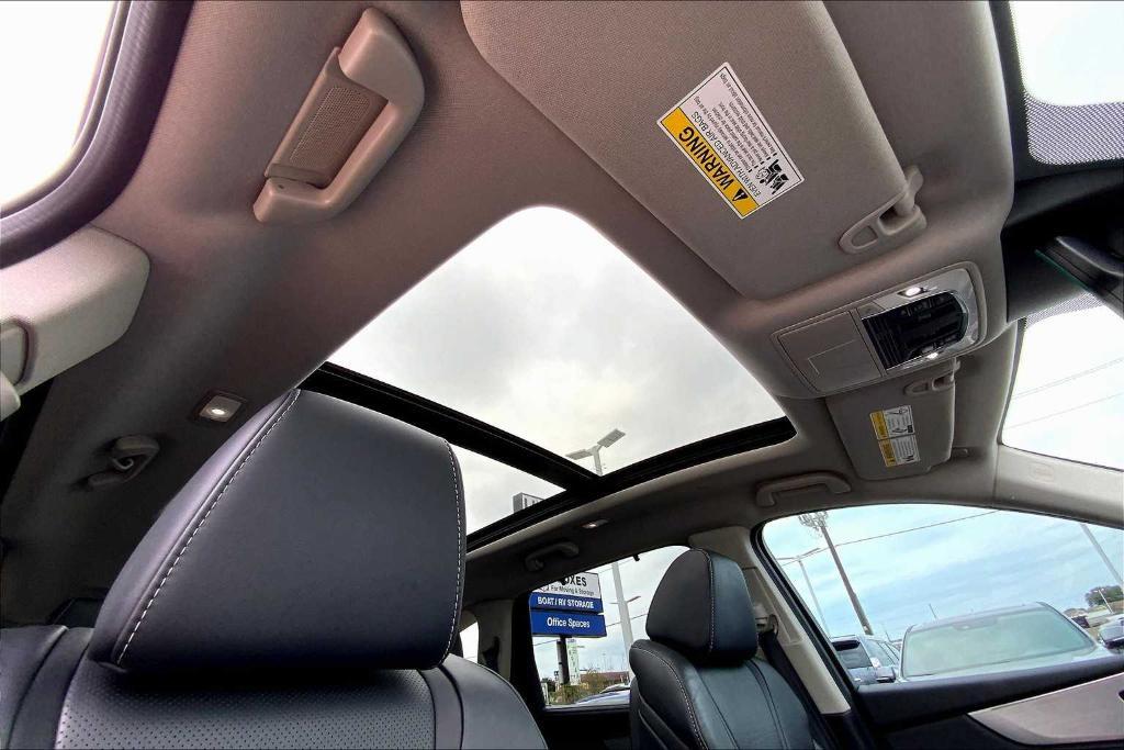 used 2023 Acura MDX car, priced at $43,495