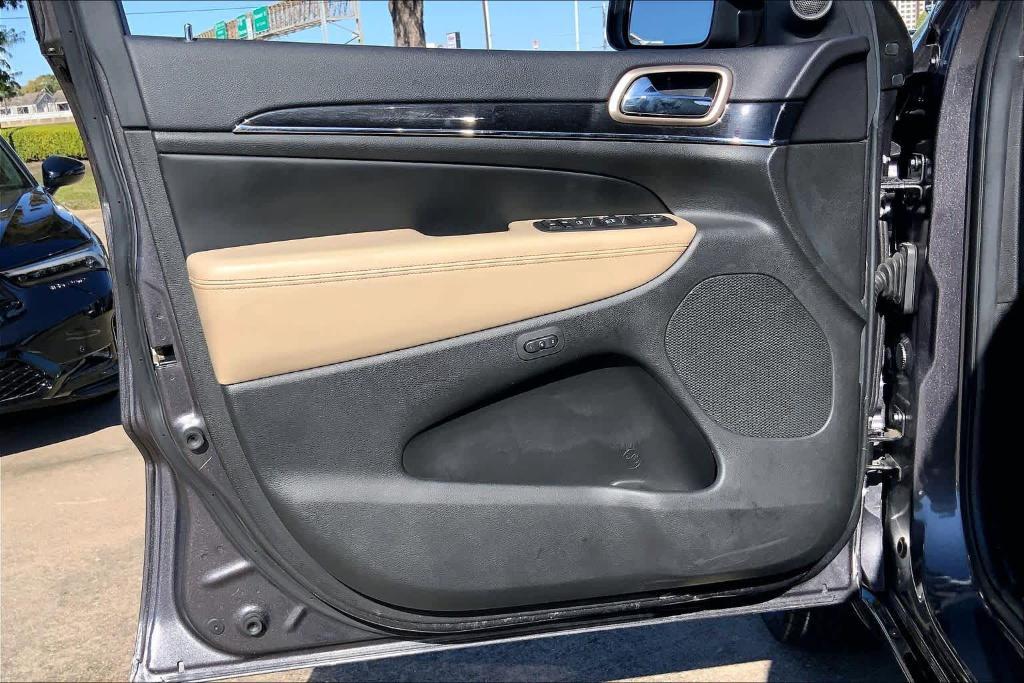 used 2016 Jeep Grand Cherokee car, priced at $16,995