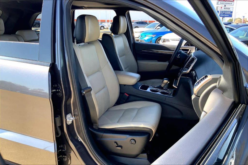 used 2016 Jeep Grand Cherokee car, priced at $16,995