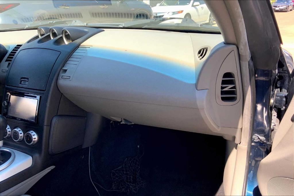 used 2007 Nissan 350Z car, priced at $10,495