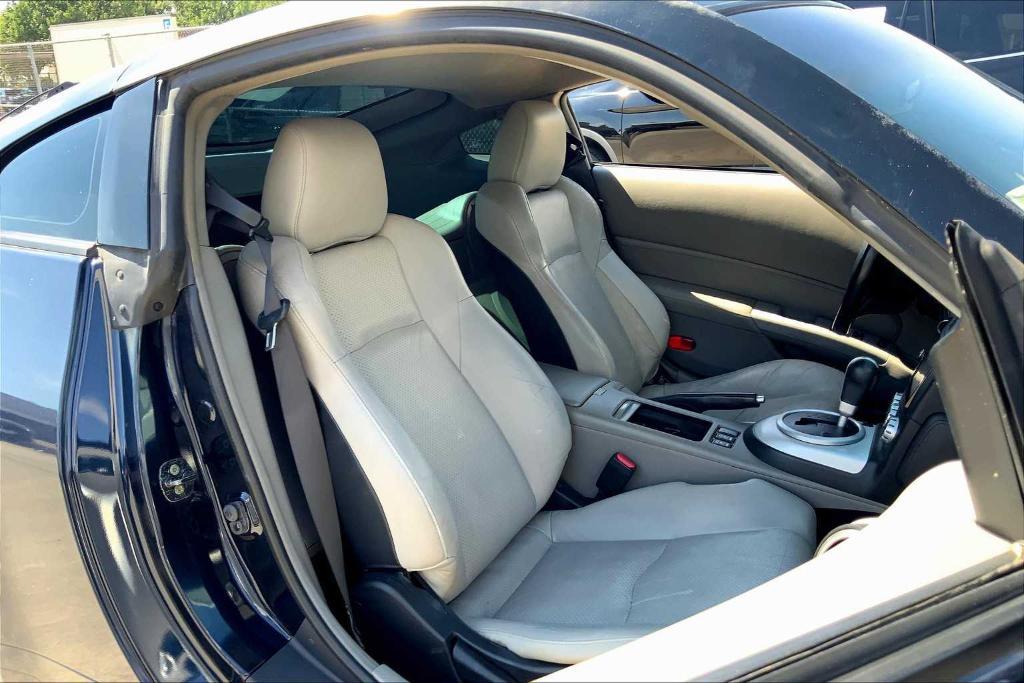 used 2007 Nissan 350Z car, priced at $10,495