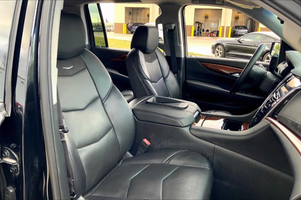 used 2015 Cadillac Escalade ESV car, priced at $29,495