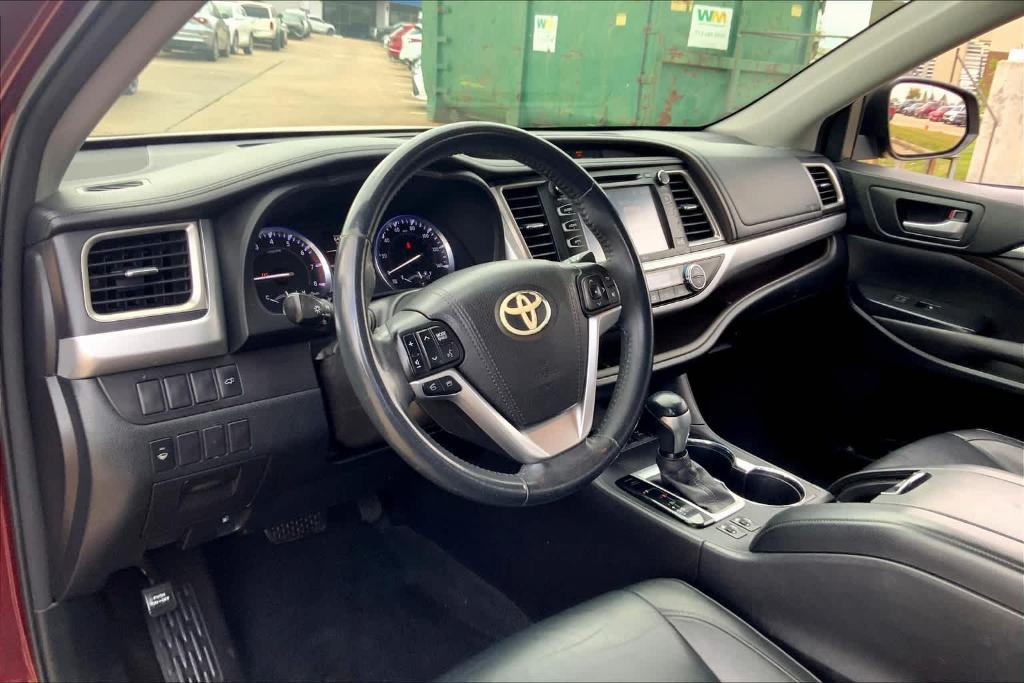 used 2016 Toyota Highlander car, priced at $18,495