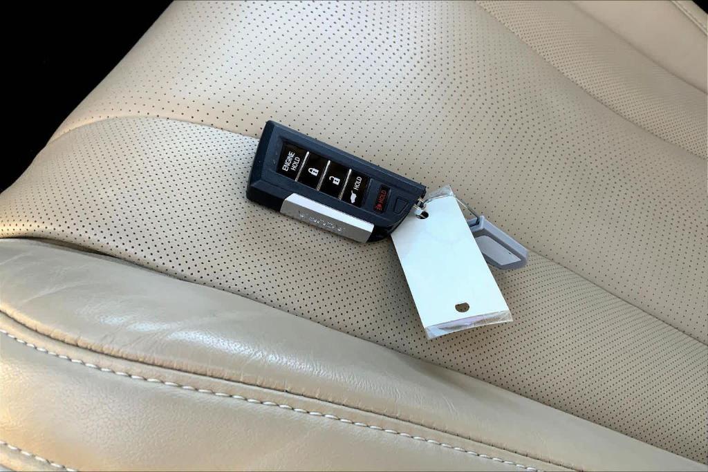 used 2022 Acura MDX car, priced at $38,995